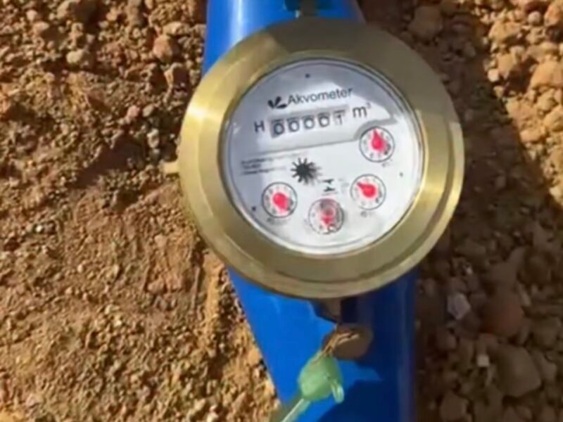 Hidrômetro em poço particular gira sozinho e florianense denuncia obrigação de instalar o medidor